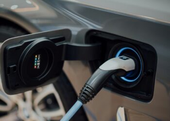 Carros elétricos agora poderão ser recarregados em menos de 10 minutos, com nova bateria da BYD