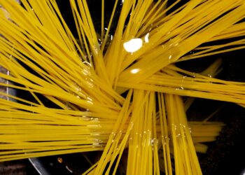 Chef italiana revela qual é o melhor tipo de macarrão do mundo