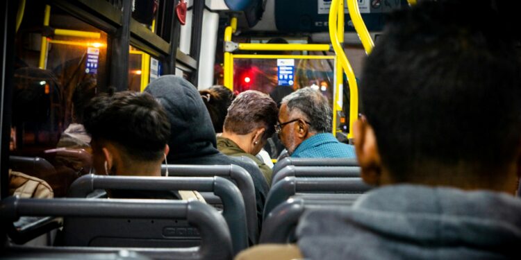 Cidade brasileira terá transporte público de graça após decisão do prefeito