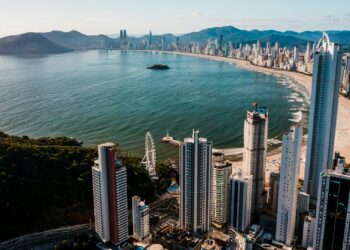 Com 740 m², cobertura mais cara na “cidade dos milionários” vale R$ 42 milhões