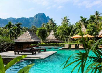 Conheça o país onde o real vale ouro e brasileiros são considerados ricos