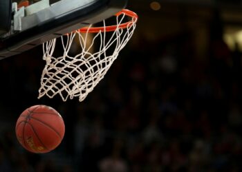 Craque da NBA quebra recorde lendário de Kobe Bryant e faz história no basquete