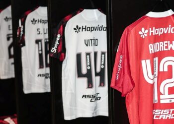 Enquanto Jardim chega ao comando, Flamengo também acerta contratação de novo atacante