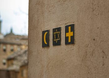 Estudo aponta qual religião deve dominar o mundo nos próximos anos