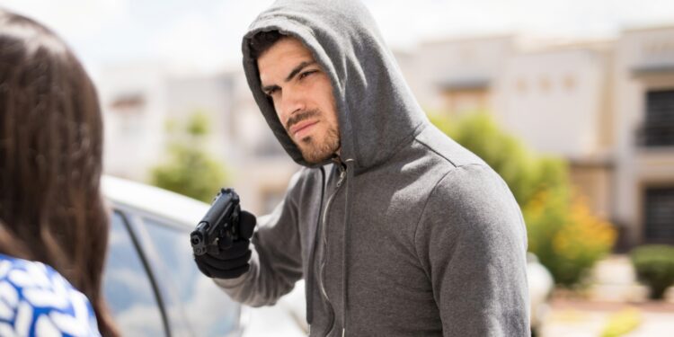 Estudo revela qual tipo de pessoa corre mais risco de sofrer crime nas grandes cidades