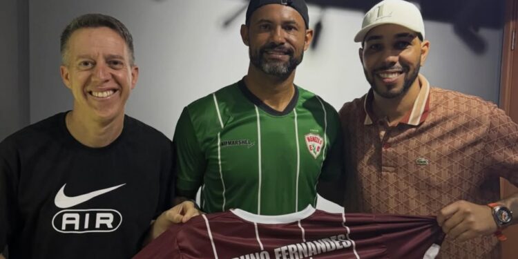 Goleiro Bruno é oficialmente anunciado por clube de Minas Gerais