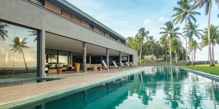 Mansão de atriz icônica da Globo virou hospedagem de luxo com diárias de R$ 16 mil