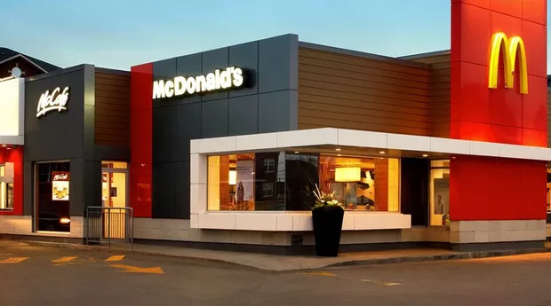 Ratos invadem cozinha do McDonald’s e restaurante é obrigado a fechar neste país