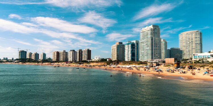 País com uma das melhores qualidades de vida da América do Sul implora que brasileiros vão até lá