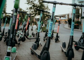 Patinetes elétricos só poderão ser alugados por quem tiver mais de 18 anos