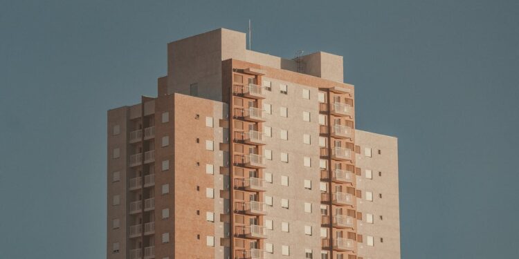 Esse tipo de “reforma” no apartamento pode acabar em processo dos vizinhos