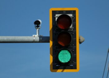 Prefeitura cria aplicativo para moradores avisarem caso um semáforo esteja apagado