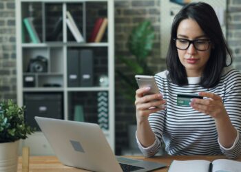 Receita Federal emite comunicado sobre suspensão dos cartões de crédito no Brasil