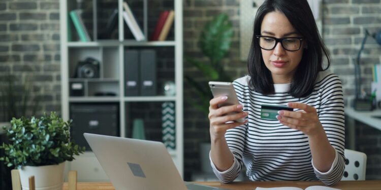 Receita Federal emite comunicado sobre suspensão dos cartões de crédito no Brasil