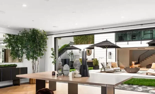 Estrela do pop vive em mansão de R$ 77 milhões com 700 m², 5 quartos e 7 banheiros