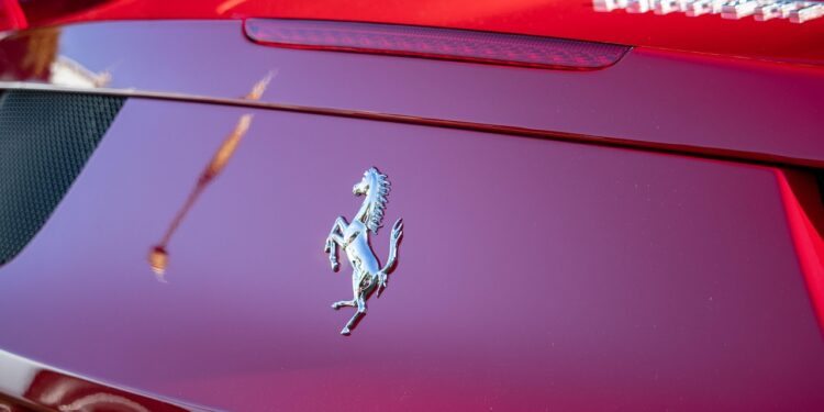 Proibido pela Ferrari, Justin Bieber fica impedido de comprar carro igual ao de Neymar