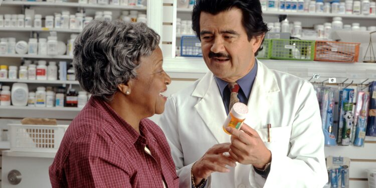 Veja como vai funcionar a venda de medicamentos nos supermercados em 2026