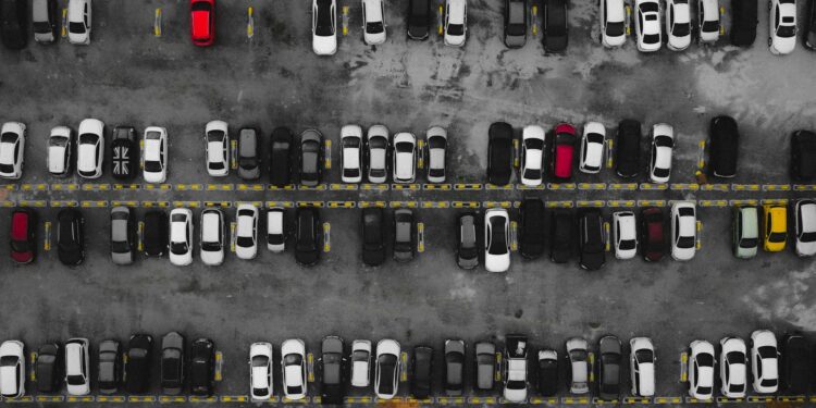 Você pode não reparar, mas 7 em cada 10 carros no Brasil usam apenas estas cores