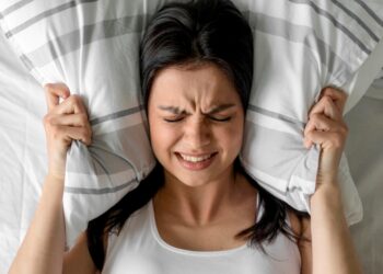 2 em cada 10 brasileiros cometem erro grave na hora de ir dormir