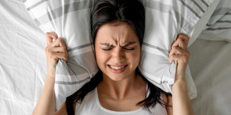 2 em cada 10 brasileiros cometem erro grave na hora de ir dormir