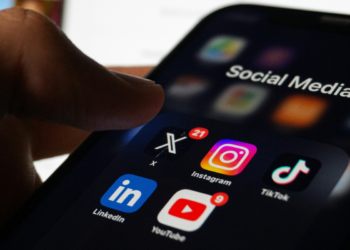 Adeus, Instagram, TikTok e WhatsApp: menores de 15 anos serão proibidos de acessar redes sociais após decisão da Justiça neste país