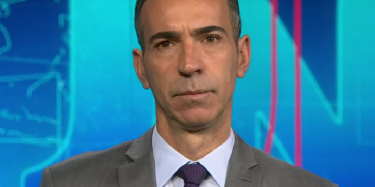 César Tralli mal assumiu o comando do Jornal Nacional e Globo já comunicou outro projeto para o apresentador