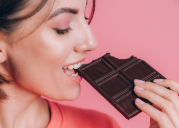 Adeus, chocolate amargo e meio amargo: venda destes alimentos no Brasil pode ser proibida