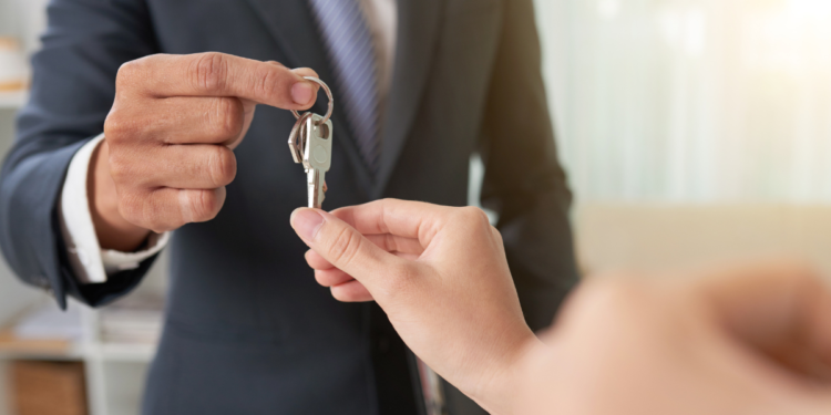 Agora os proprietários terão de indenizar os inquilinos se não cumprirem esta normativa, neste país