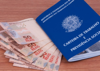 Após aumento, salário mínimo no Brasil se aproxima de R$ 2.000