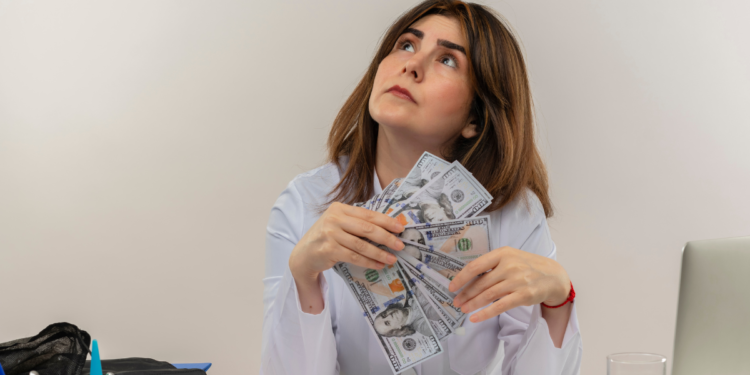 Estudo revela: 42% dos brasileiros trocariam salário por outra prioridade