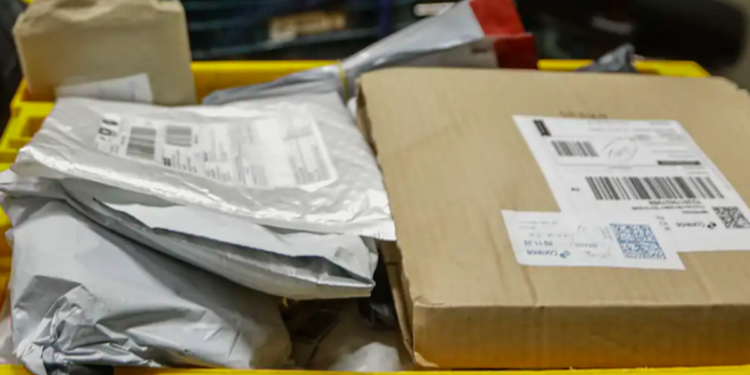 Governo deve cortar imposto e compras pela internet vão ficar muito baratas