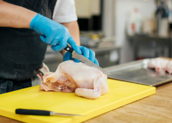 Governo toma decisão e decide criar proibição para frango em todo este país