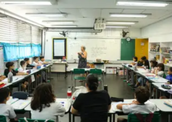 Greve anunciada afeta escolas no Brasil e pode suspender as aulas no 23/04