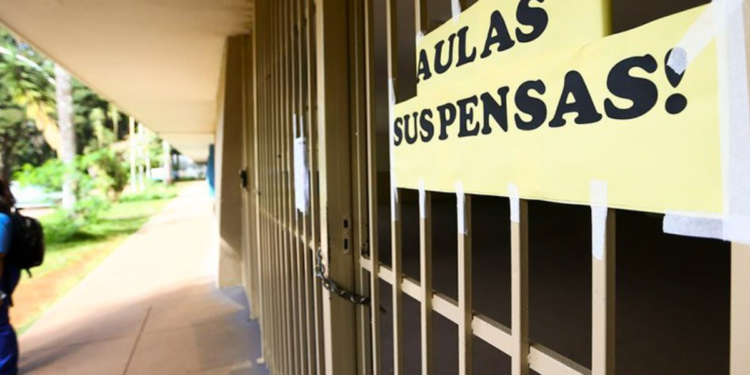 Greve confirmada no Brasil paralisa aulas e deixa escolas fechadas por 6 dias