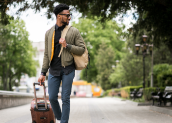 Homens entre 17 e 45 anos podem ser proibidos de viajar após grave acontecimento neste país