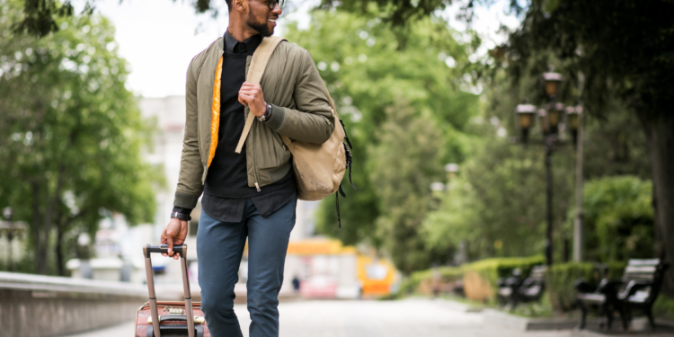 Homens entre 17 e 45 anos podem ser proibidos de viajar após grave acontecimento neste país