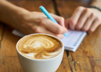 Ingrediente essencial do café da manhã dispara 12% e atinge preço “fora da realidade” no Brasil