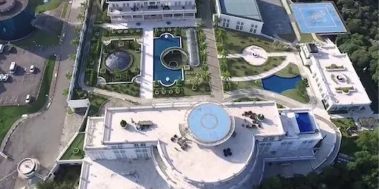 Maior mansão do Brasil custou R$ 1 bilhão e pertence a apresentador famoso