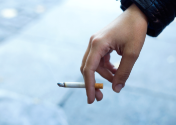 Nova decisão do governo vai tornar ainda mais difícil fumar no Brasil