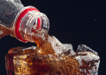 O que acontece dentro do seu fígado ao beber refrigerante todos os dias?