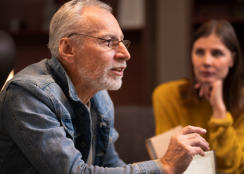 O que significa o provérbio chinês: “Uma única conversa com um homem sábio vale mais do que um mês de estudo de livros”