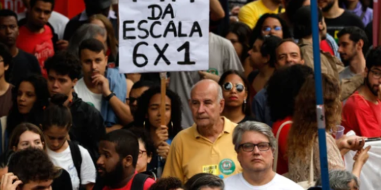 O que vai acontecer no Brasil se a escala 6×1 acabar, segundo especialistas