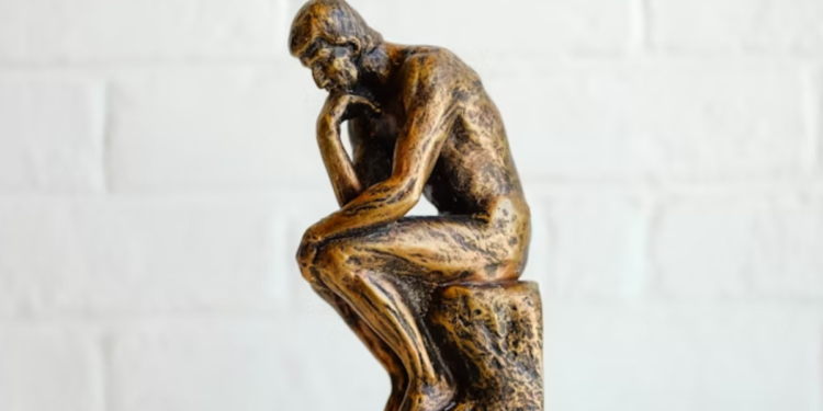 Platão, filósofo grego: “A pobreza não vem pela diminuição das riquezas, mas pela multiplicação dos desejos”