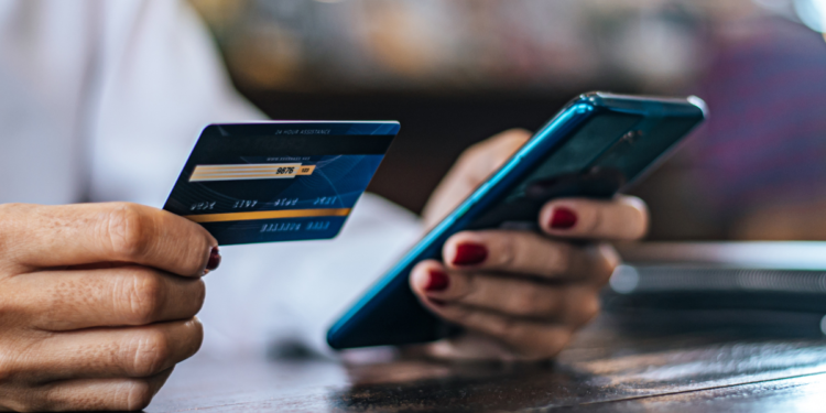 Receita Federal faz alerta para quem usa cartão de crédito