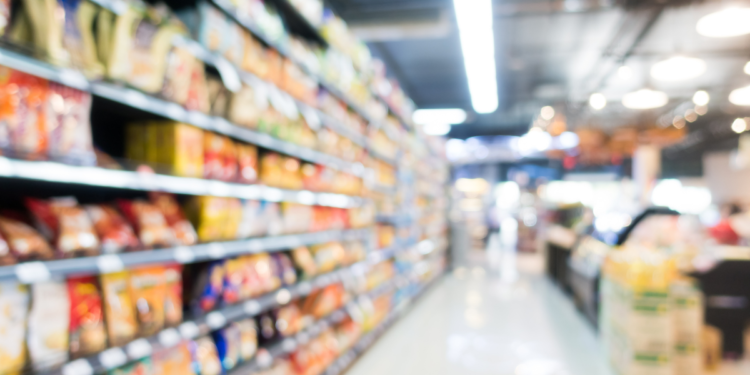 Supermercado famoso encerra operações, fecha unidades e demite centenas de funcionários neste país