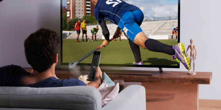 TV mais moderna do mundo chega ao Brasil; veja o que muda