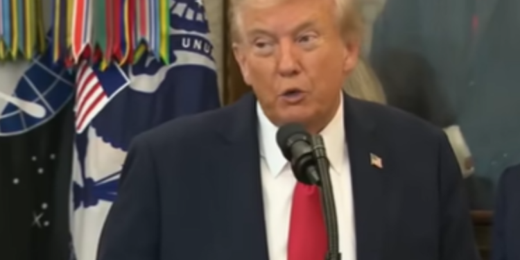 Trump age rápido e escolhe novo presidente nos EUA