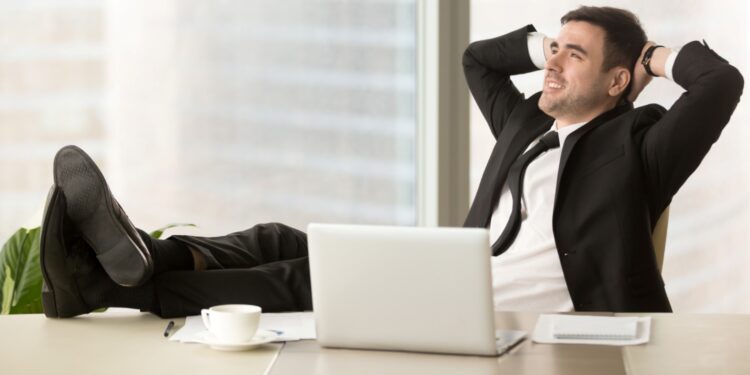 Brasileiros não vão mais precisar trabalhar na sexta-feira e fim de semana será de 3 dias