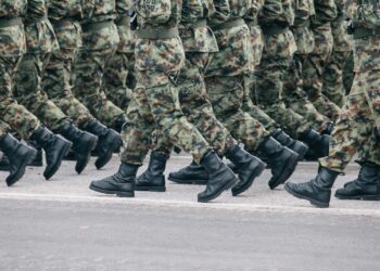 Confirmado pelas Forças Armadas: nascidos em 2008 deverão realizar o serviço militar obrigatório por um ano e vão receber um salário mínimo neste país