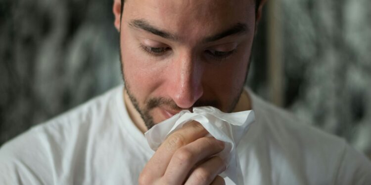 Confirmado pelo governo: trabalhadores que solicitarem mais de duas licenças médicas por ano estarão sob “investigação” nesse país